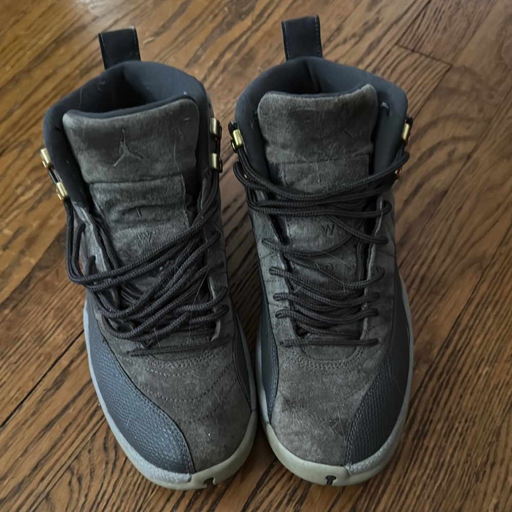 Jordan Athletic Shoes in Black and Gray